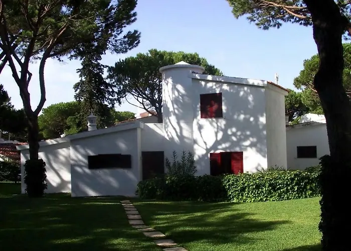 House With Beautiful Garden And Swimming Pool