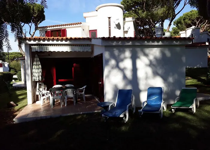 House With Beautiful Garden And Swimming Pool
